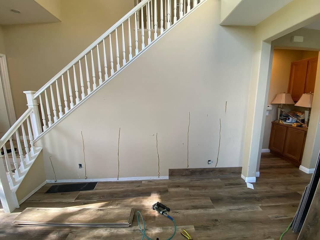 Hardwood floor with seamless transitions